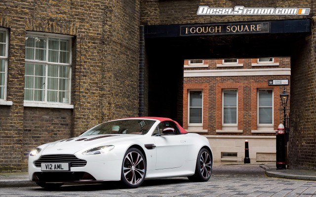 Aston Martin V12 Vantage Roadster 2013 Widescreen Picture #2 Aston Martin V12 Vantage Roadster 2013 Widescreen Picture #2